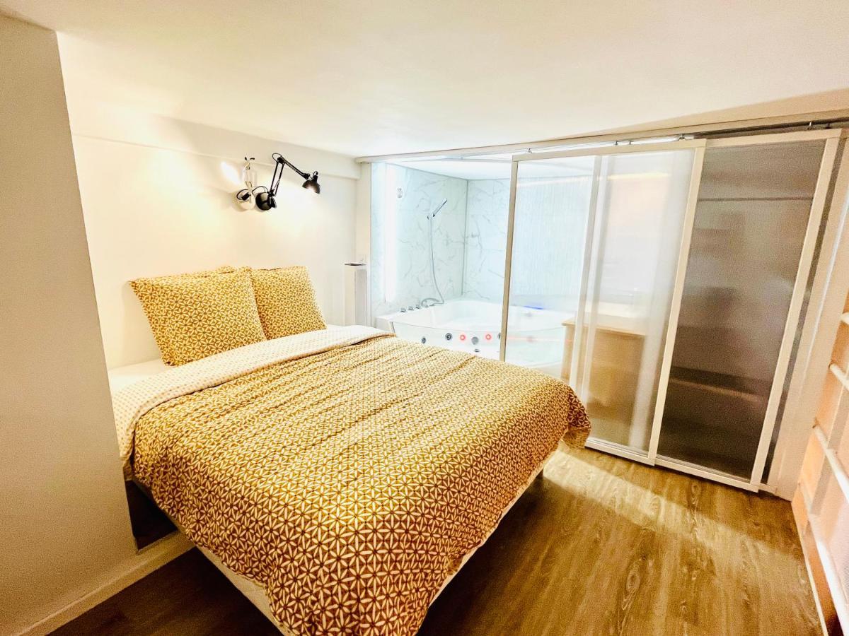 Duplex-Ceiling Height 1,9M-Free Private Parking-Self Check In !! Duplex Climatise-Hauteur Sous Plafond 1,9M-Parking Prive Gratuit-Arrivee Autonome !! 亞維農 外观 照片
