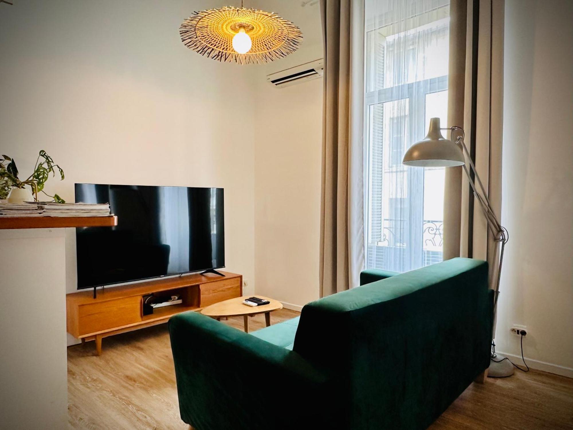 Duplex-Ceiling Height 1,9M-Free Private Parking-Self Check In !! Duplex Climatise-Hauteur Sous Plafond 1,9M-Parking Prive Gratuit-Arrivee Autonome !! 亞維農 外观 照片